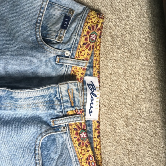Express crop jean with decorative trim - Picture 3 of 3